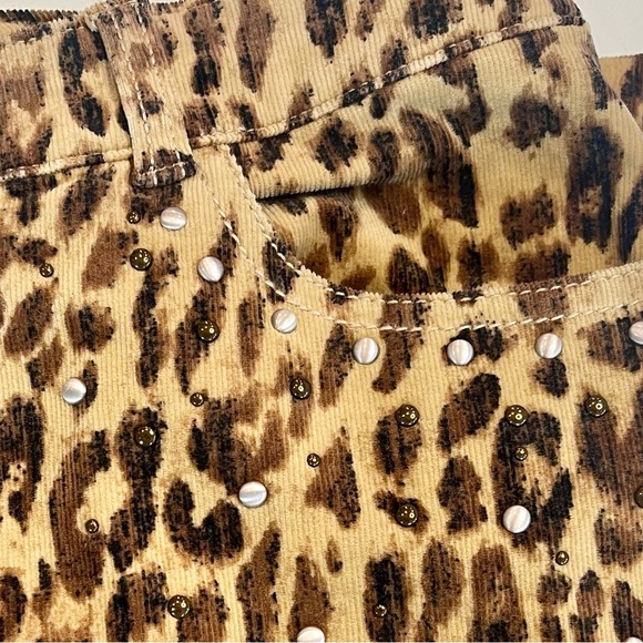CHICO’S Leopard print pants. NWOT. - Picture 2 of 4